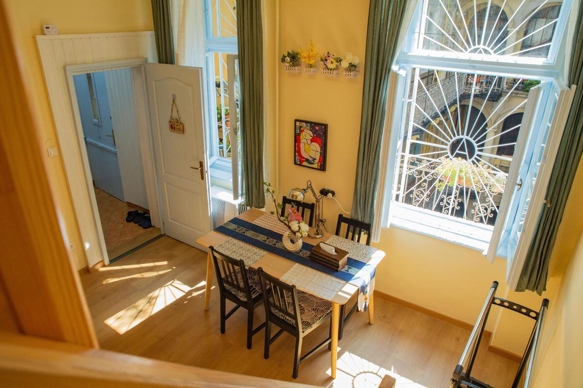 Apartment Sweet Spot-next New York Cafe Budapest